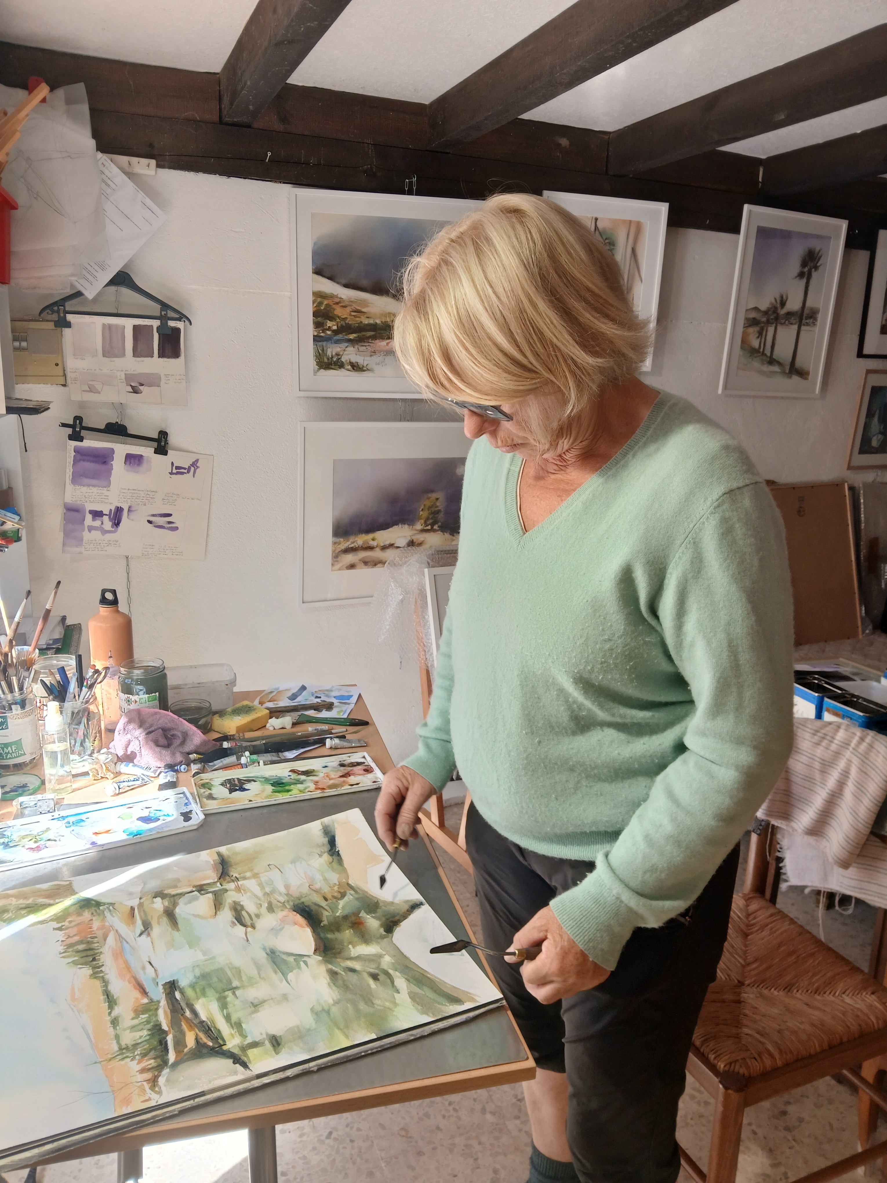 Eve ELIKOFF dans son atelier